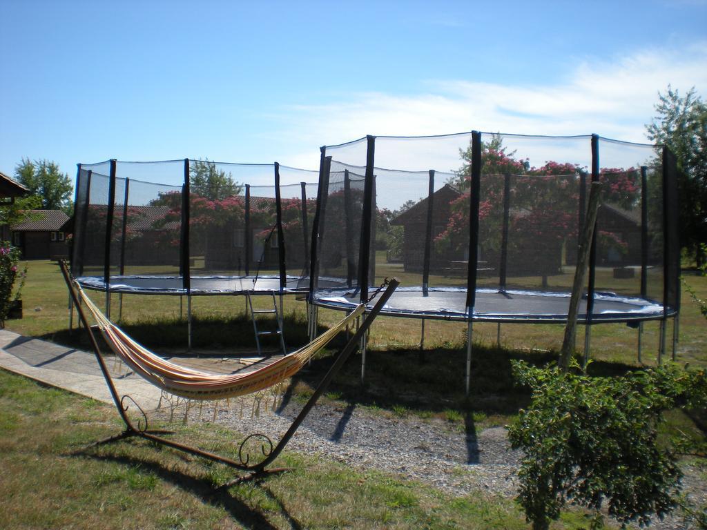Camping Familial Les Chalets D'Uza Exterior photo