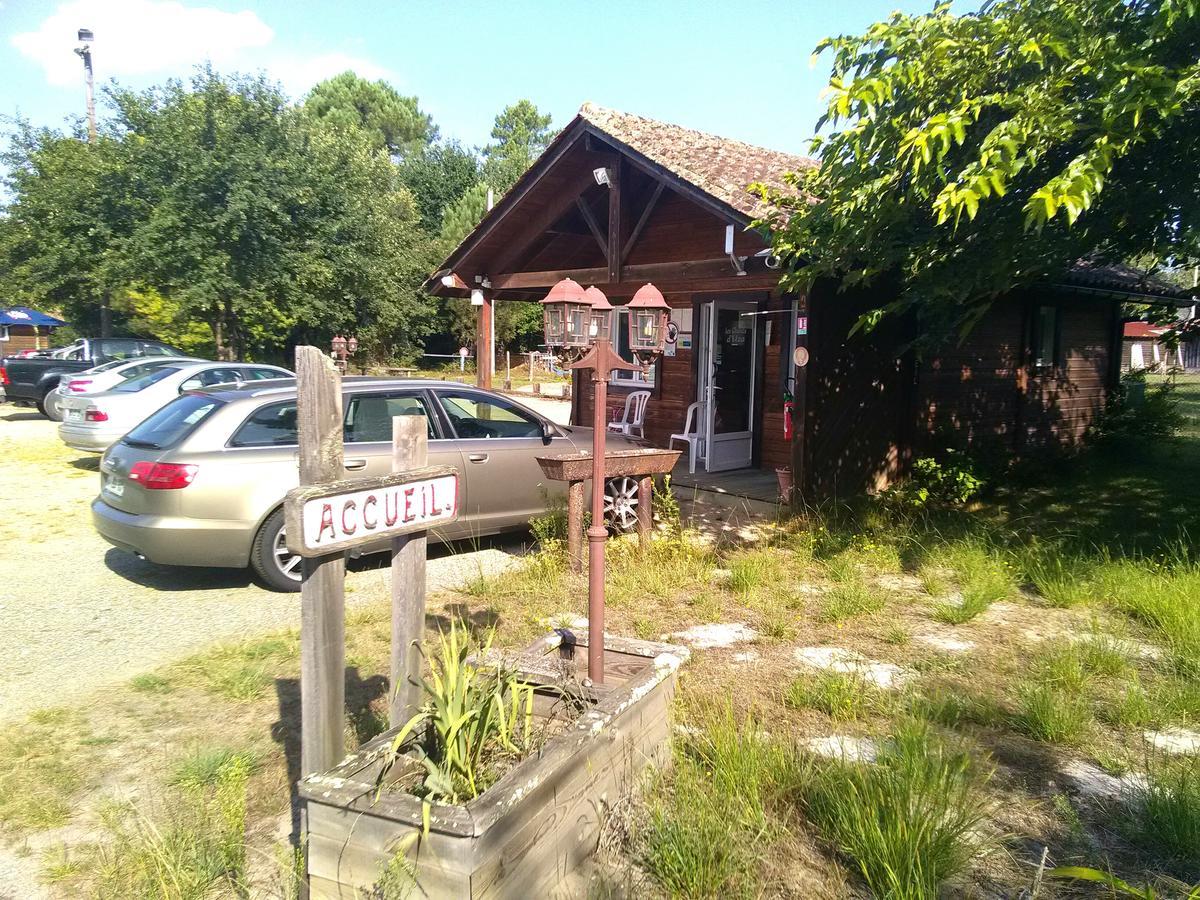 Camping Familial Les Chalets D'Uza Exterior photo